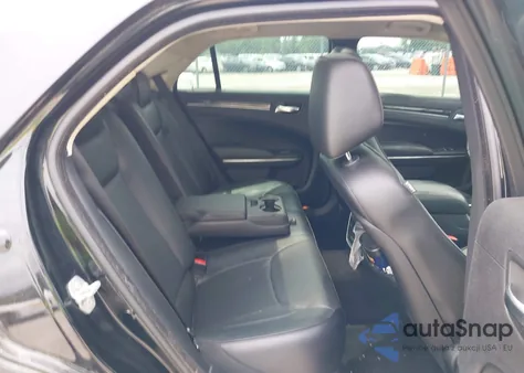 2015 Chrysler 300C z USA, uszkodzony, nr VIN 2C3CCAEG2FH760245